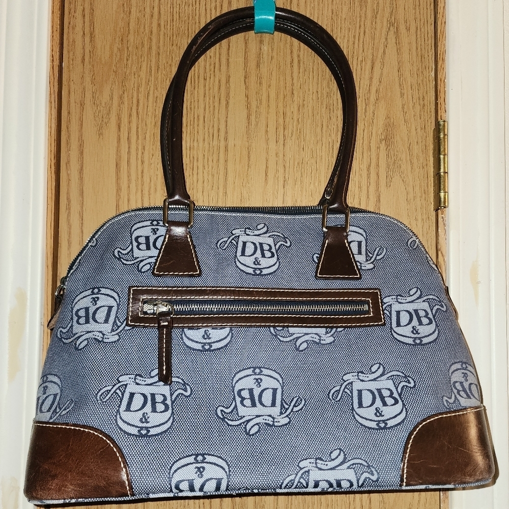 Vintage dooney & Bourke bag guc see pics has flaws grade A